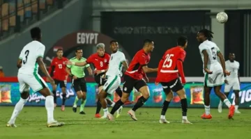 انتزاع الصفة الدولية من ودية مصر ونيجيريا يثير تساؤلات حول الالتزام بمعايير الفيفا منظمة المباراة